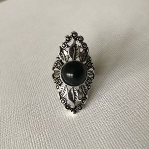 Beautiful black onyx leaf silver ring size 8